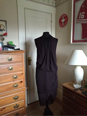 Elegant Sleeveless Draped Women's Dress in dark purple